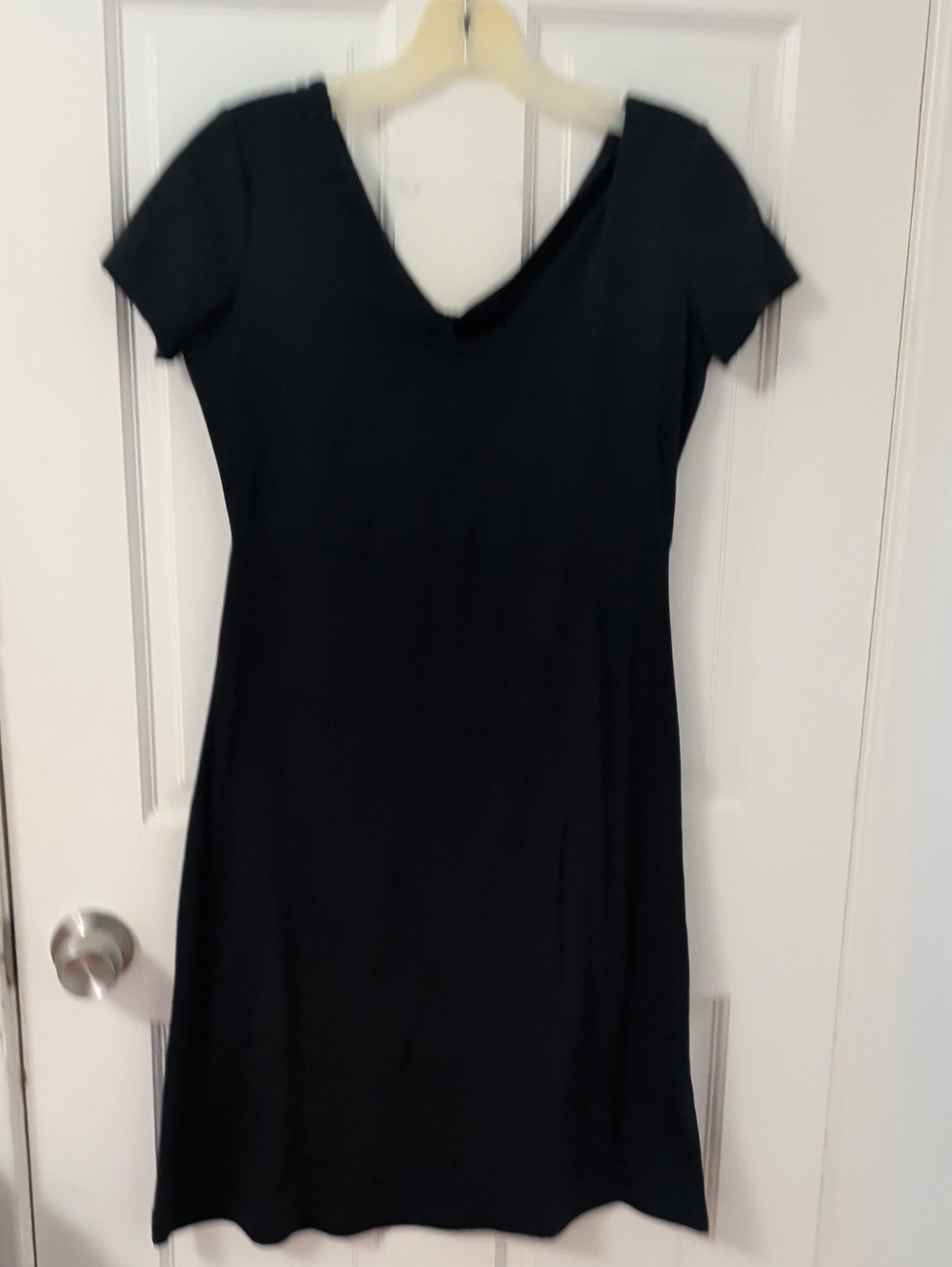 Kuhl Black V-Neck Short Sleeve Mini Dress